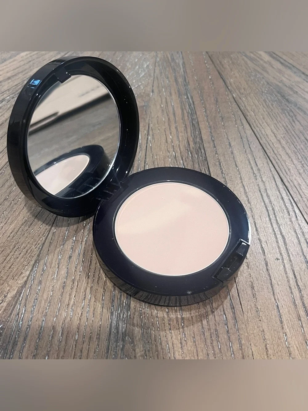 Estee Lauder Set Blur Finish Perfecting Pressed Powder Light NIB Discontinued